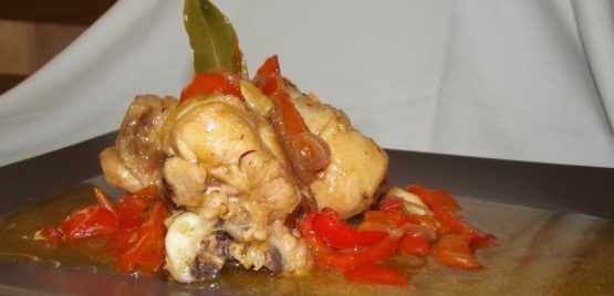 Pollo al Chilindrón