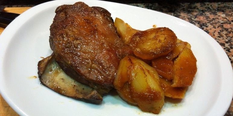 Paletilla de cordero asado Paletilla de cordero asado