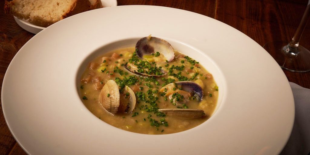 Este otoño en Cobarcho te invitamos a disfrutar de una experiencia gastronómica renovada, con platos que celebran lo mejor de la temporada y algunas novedades cuidadosamente seleccionadas.